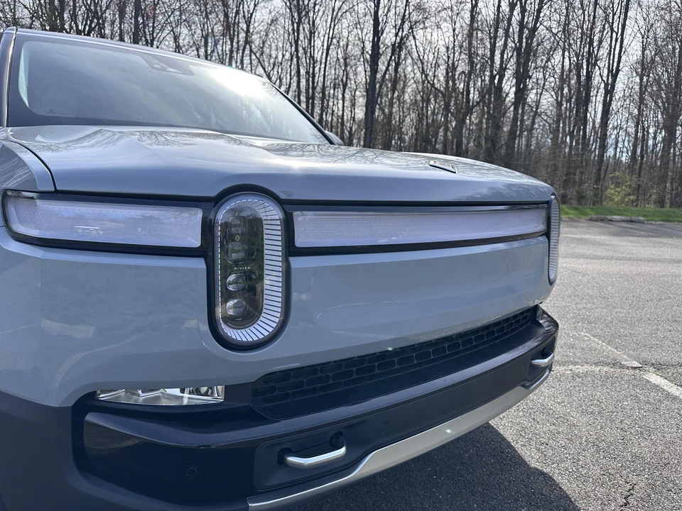 2023 Rivian R1S - Image 27 of 31