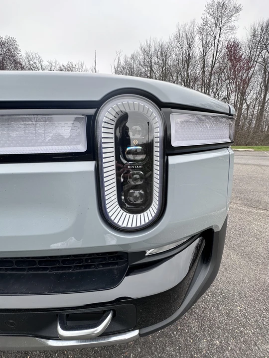 2023 Rivian R1S - Image 30 of 31