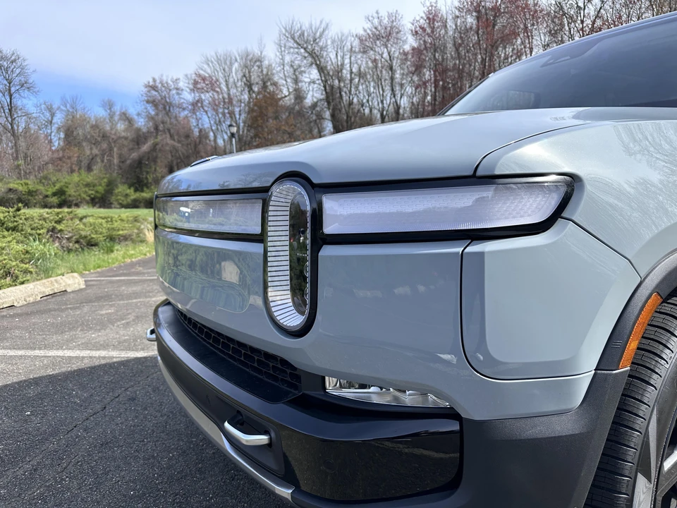 2023 Rivian R1S - Image 31 of 31