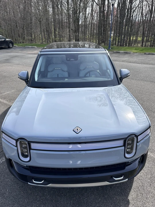 2023 Rivian R1S - Image 7 of 31
