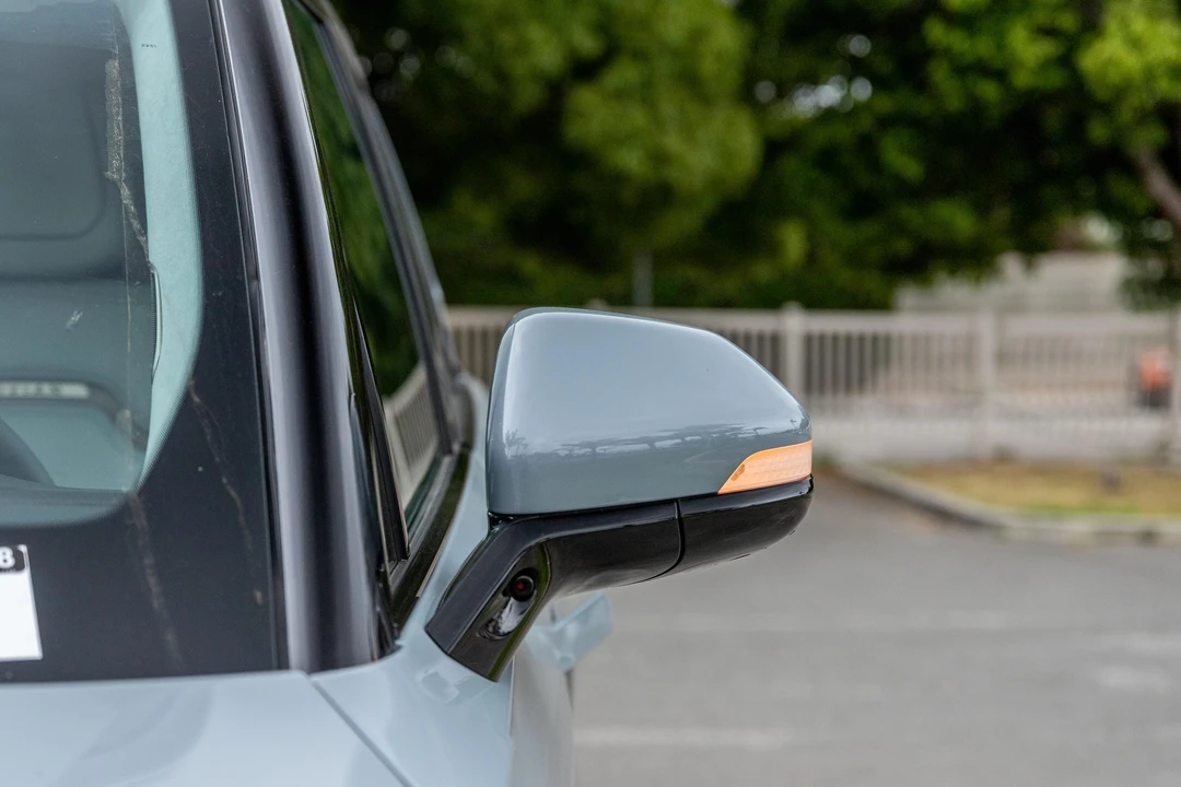 2023 Rivian R1S - Image 13 of 31