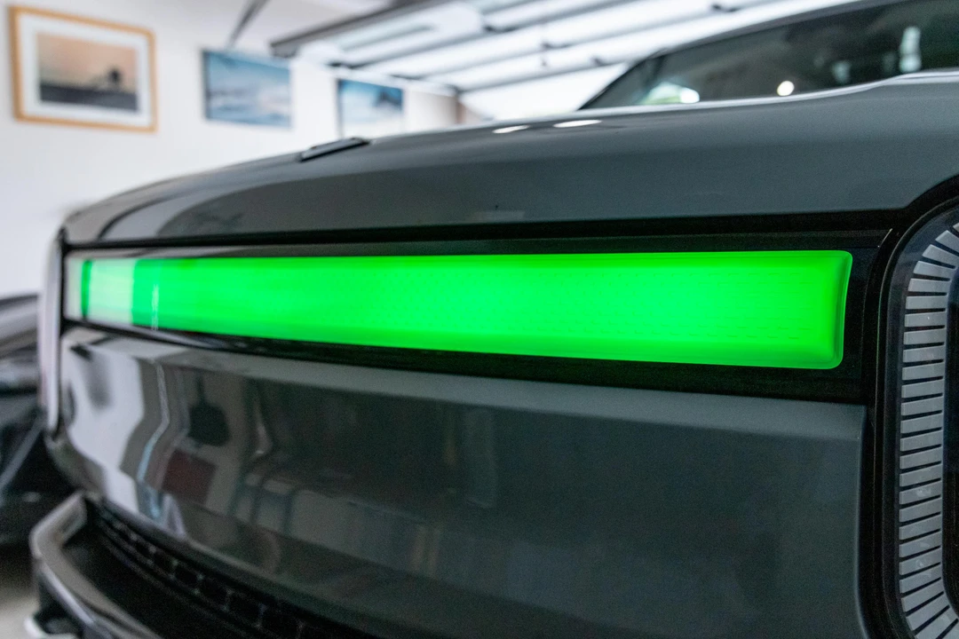 2023 Rivian R1S - Image 11 of 31