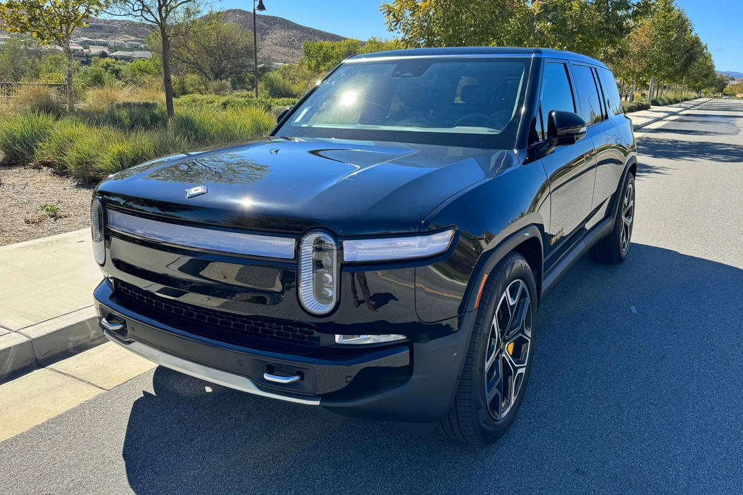 2023 Rivian R1S - Image 3 of 23