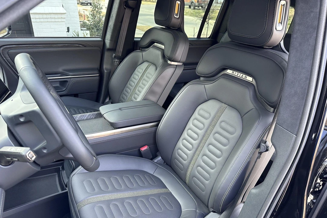 2023 Rivian R1S - Image 23 of 23