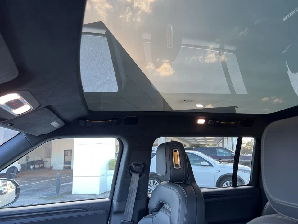 2023 Rivian R1S - Image 12 of 12