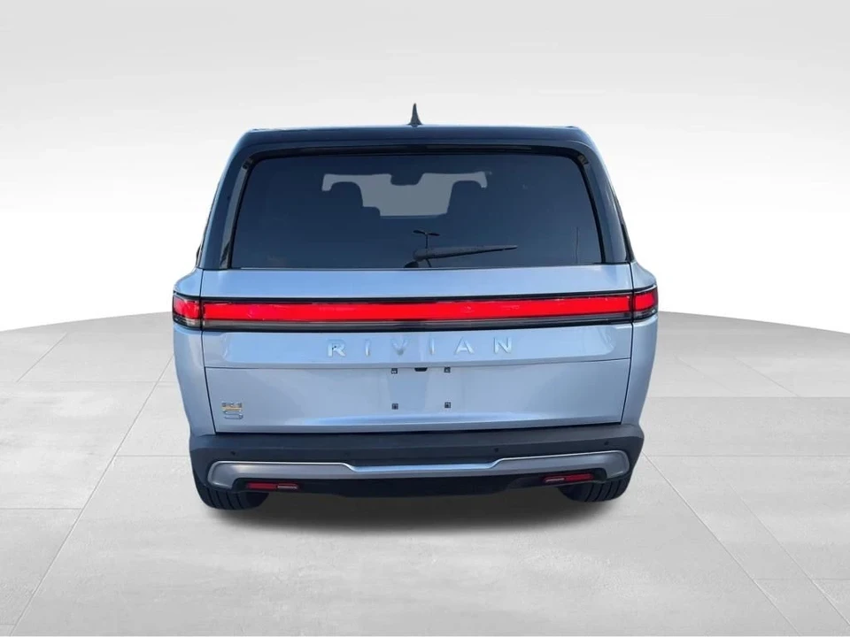 2023 Rivian R1S - Image 4 of 12
