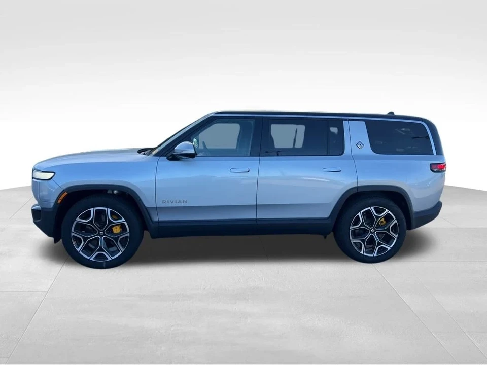 2023 Rivian R1S - Image 2 of 12