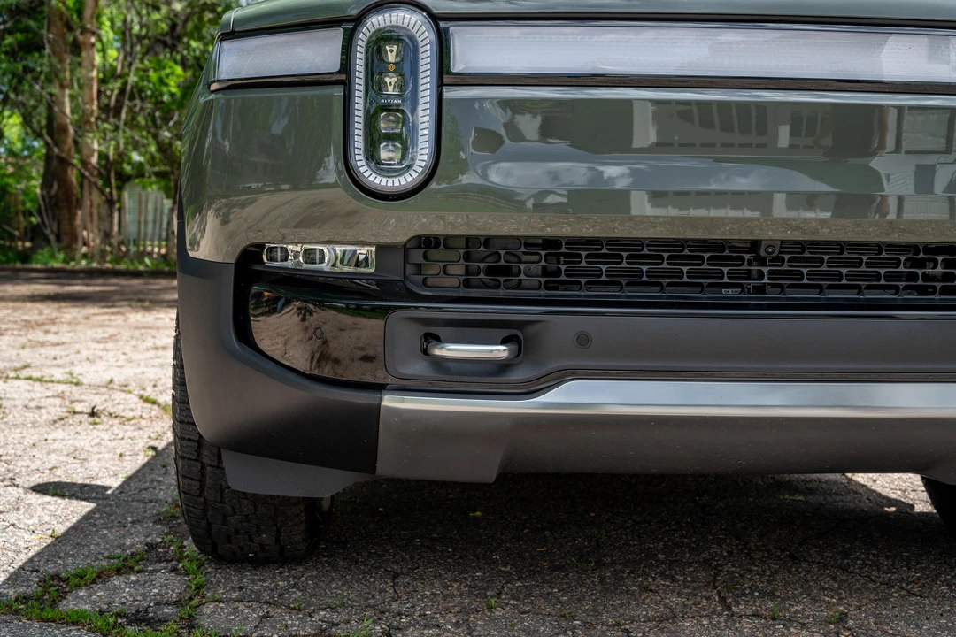 2023 Rivian R1S - Image 14 of 31