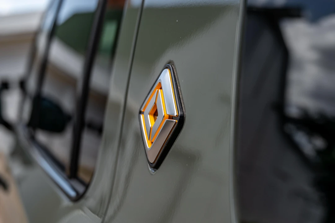 2023 Rivian R1S - Image 27 of 31