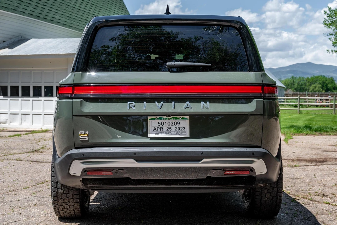 2023 Rivian R1S - Image 6 of 31