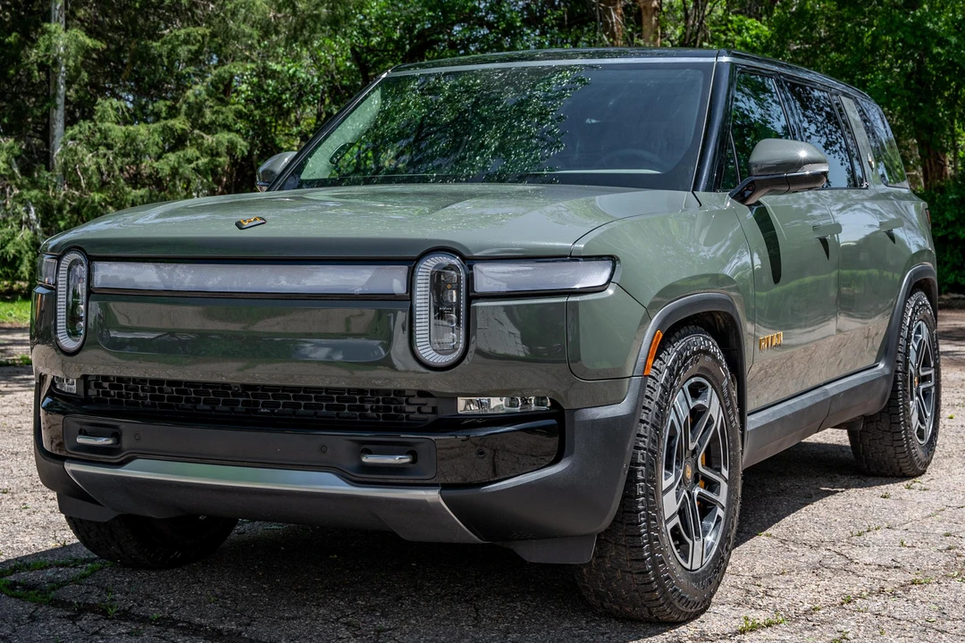 2023 Rivian R1S - Image 3 of 31