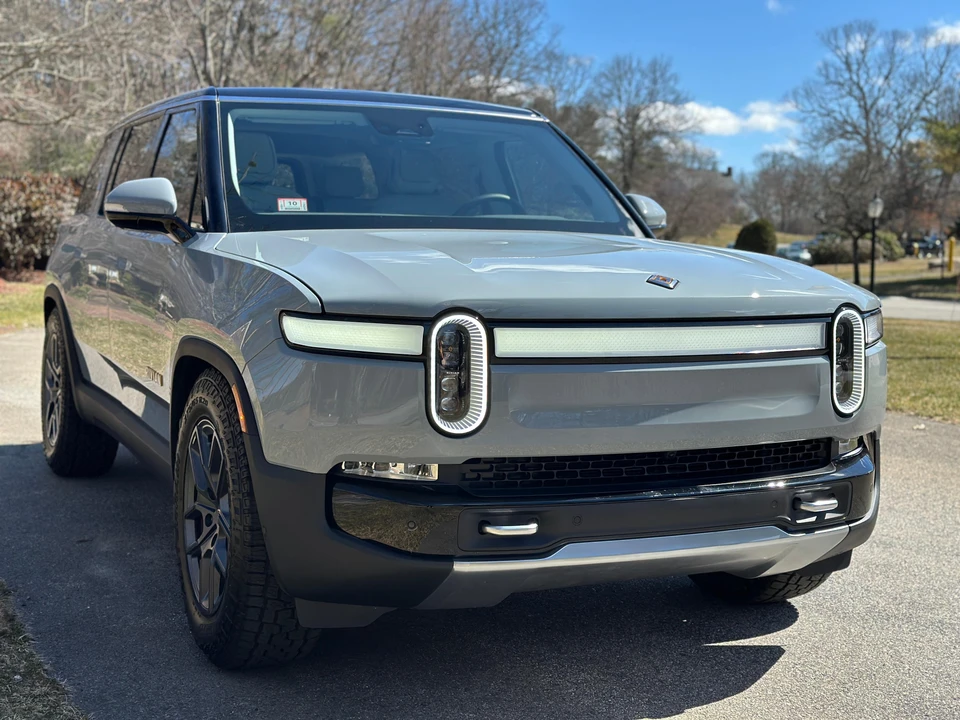 2023 Rivian R1S - Image 21 of 31