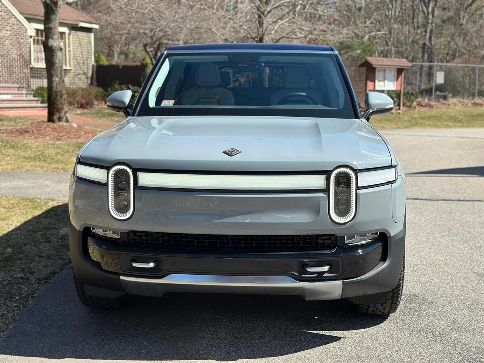 2023 Rivian R1S - Image 6 of 31