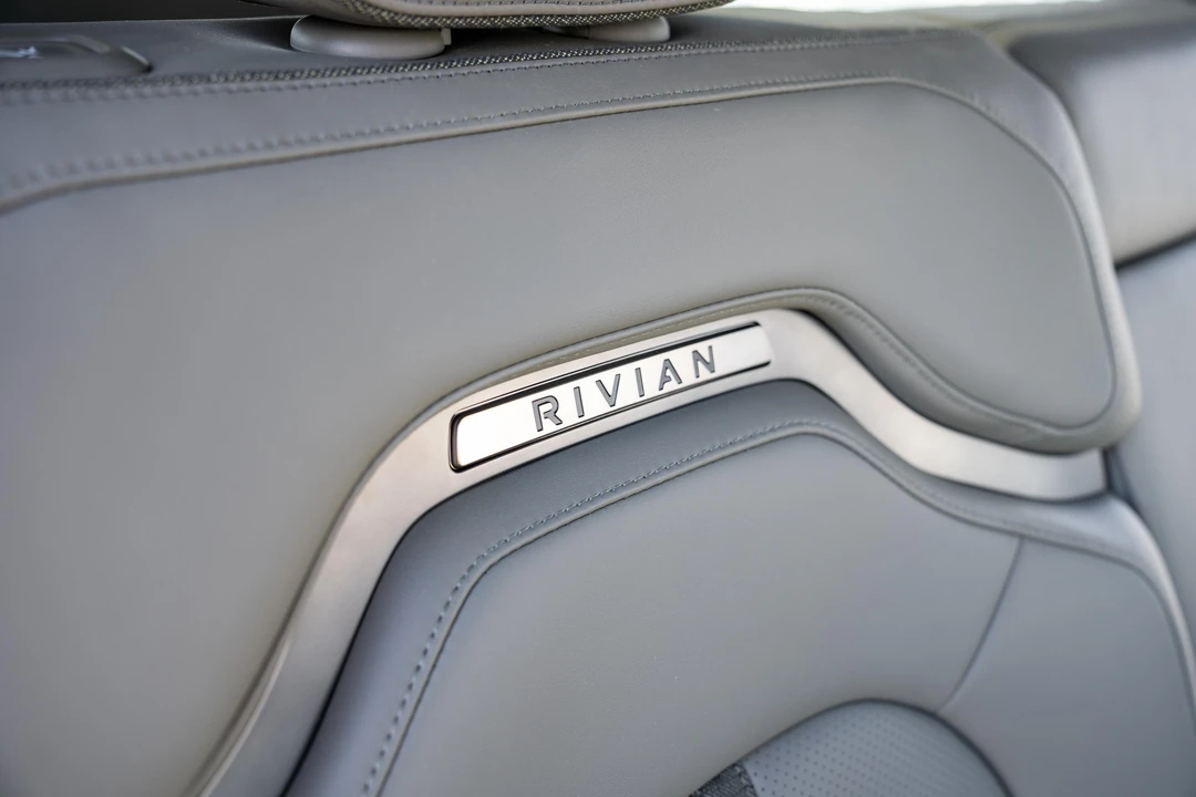2023 Rivian R1S - Image 23 of 31