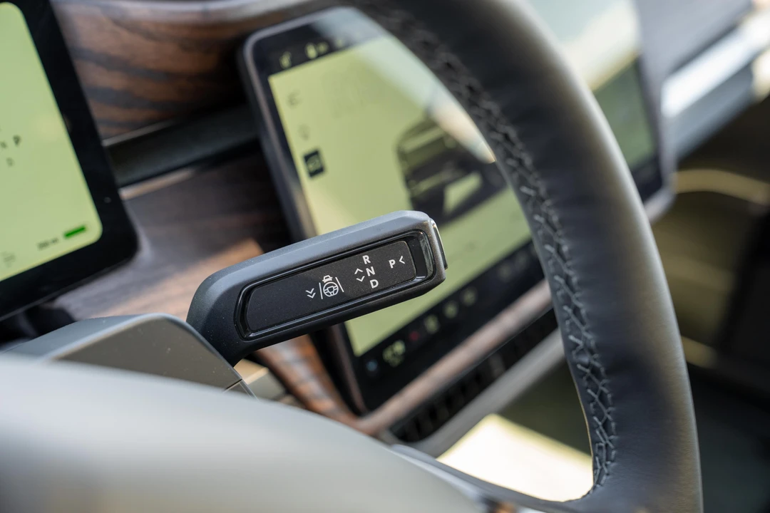 2023 Rivian R1S - Image 31 of 31