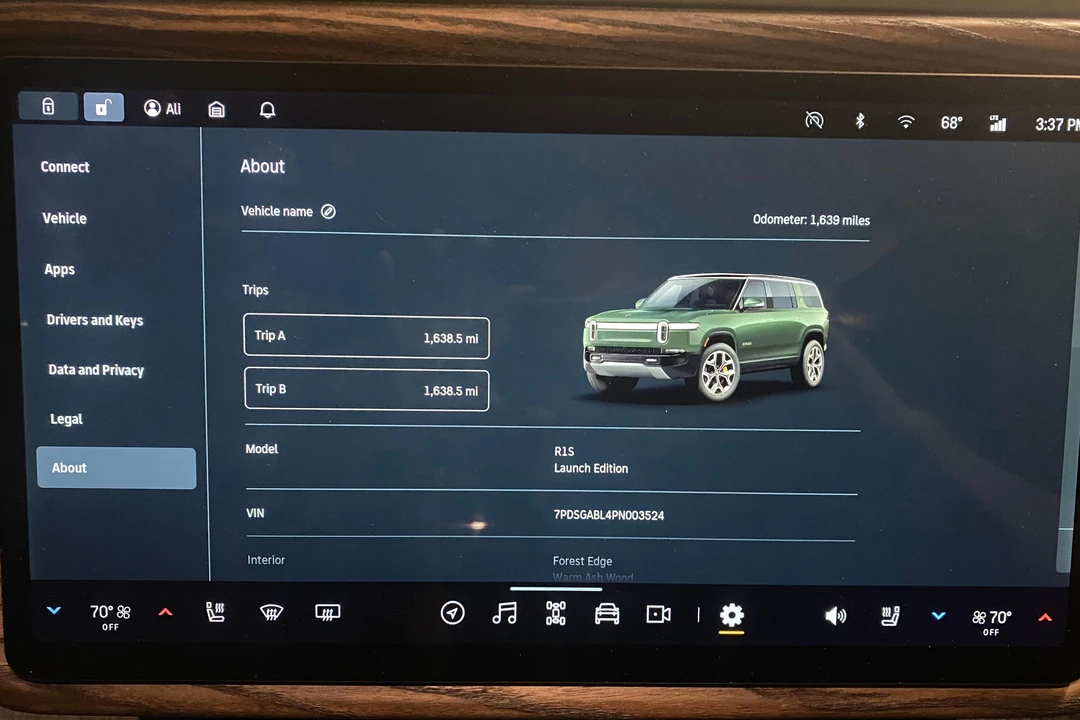 2023 Rivian R1S - Image 23 of 31