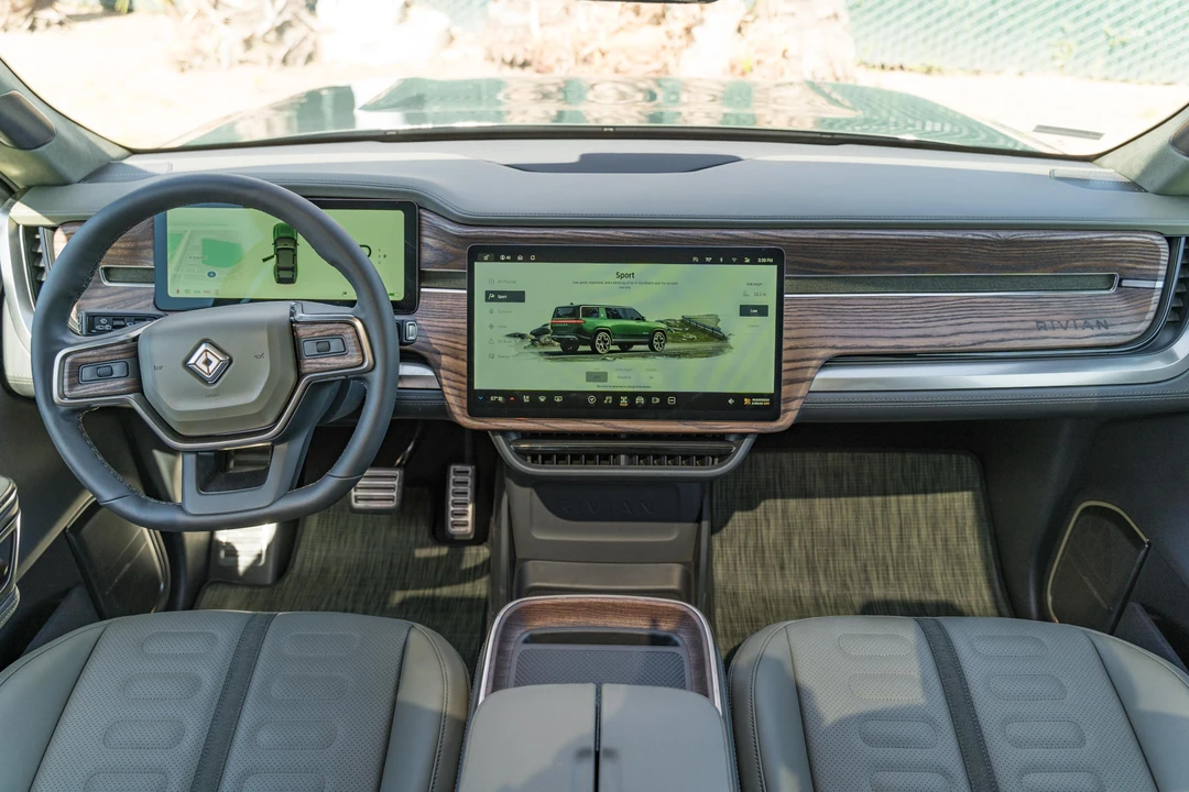2023 Rivian R1S - Image 20 of 31