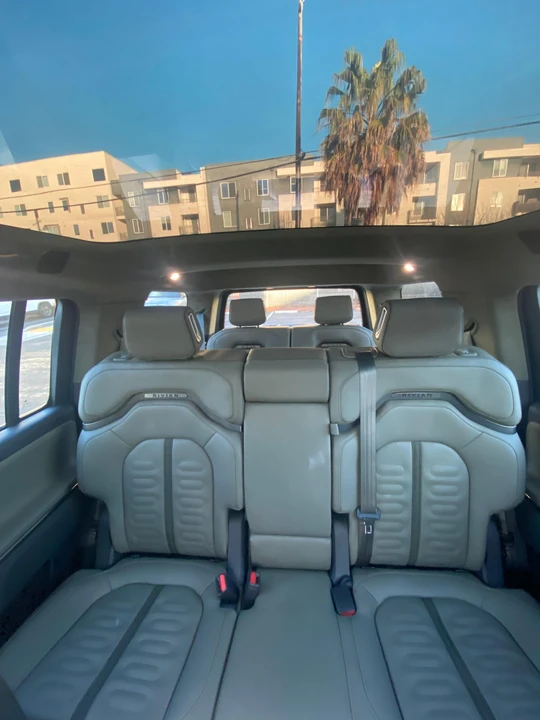 2023 Rivian R1S - Image 31 of 31