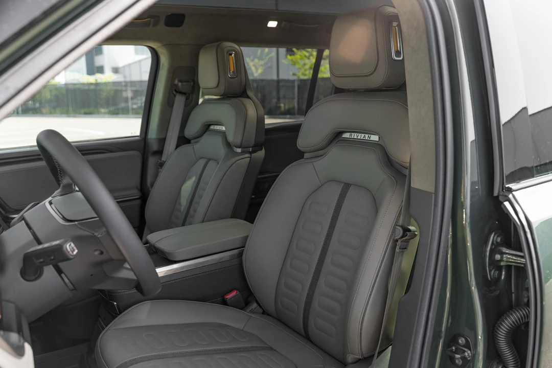 2023 Rivian R1S - Image 21 of 31