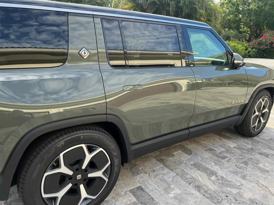 2023 Rivian R1S - Image 23 of 23