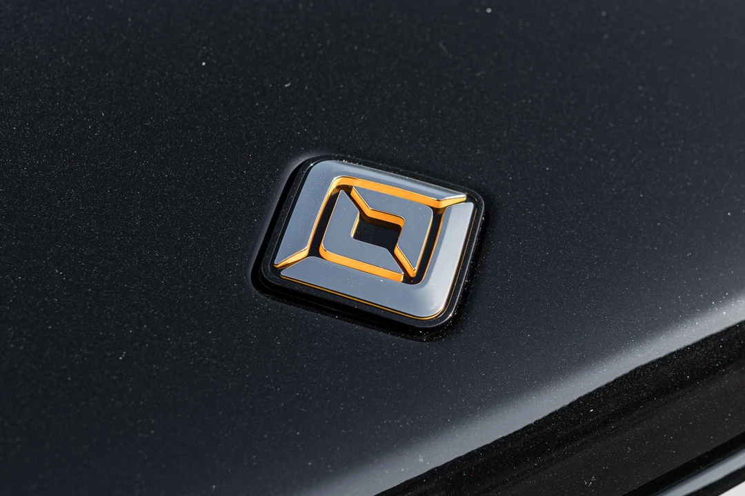 2023 Rivian R1S - Image 17 of 31