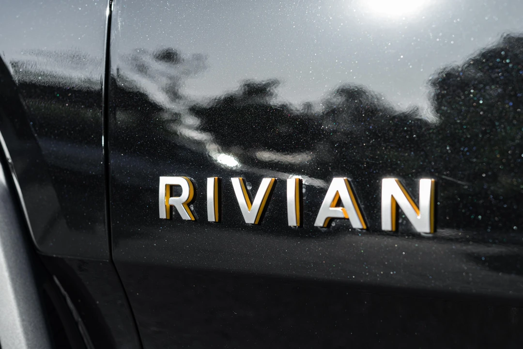 2023 Rivian R1S - Image 20 of 31
