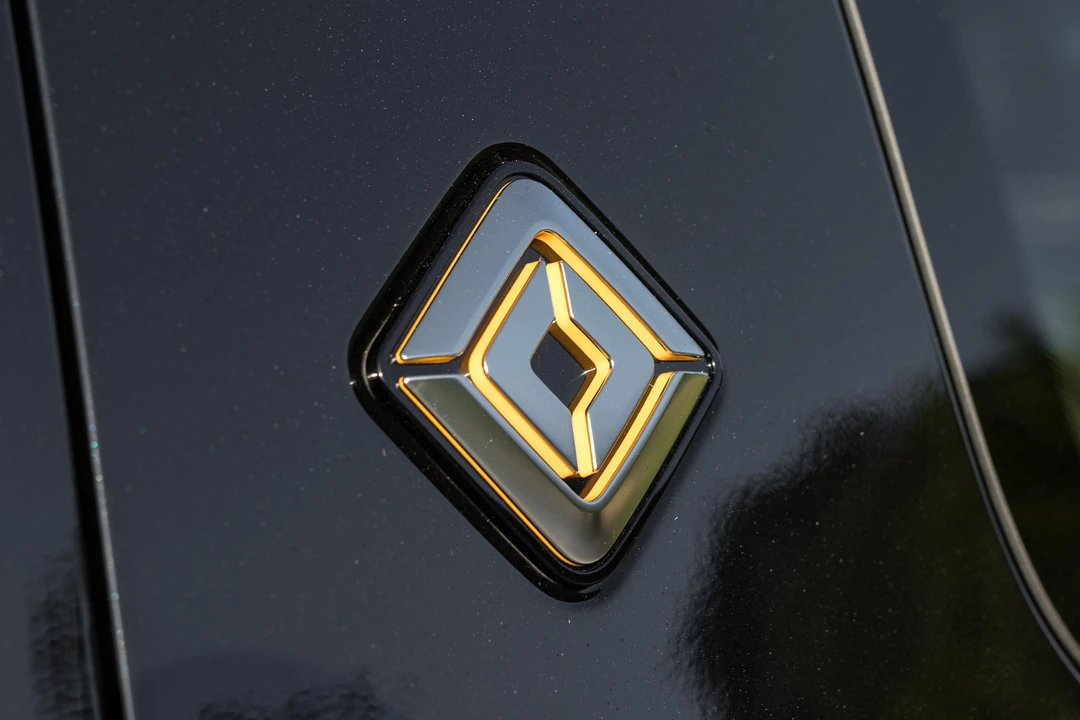 2023 Rivian R1S - Image 22 of 31