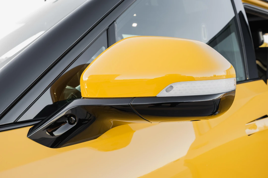 2023 Rivian R1S - Image 29 of 31