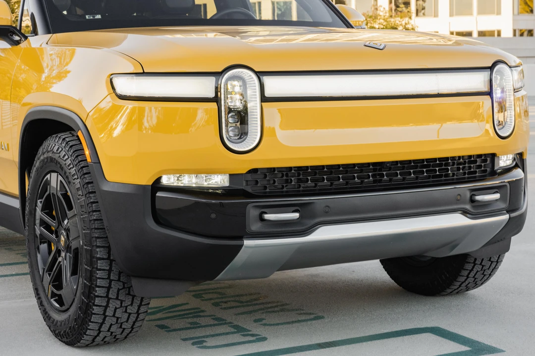 2023 Rivian R1S - Image 20 of 31
