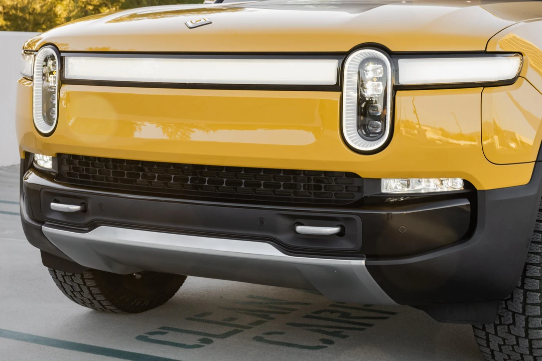 2023 Rivian R1S - Image 24 of 31