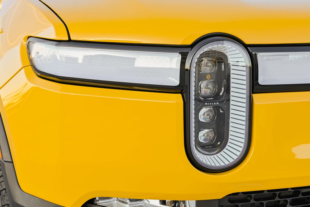 2023 Rivian R1S - Image 21 of 31