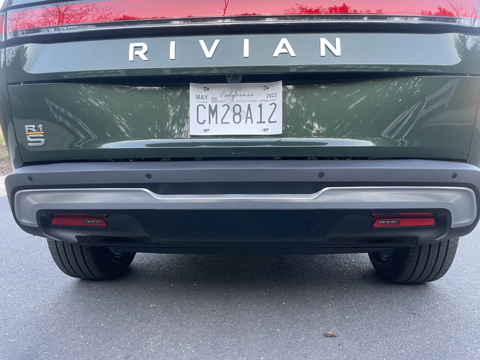 2023 Rivian R1S - Image 19 of 31