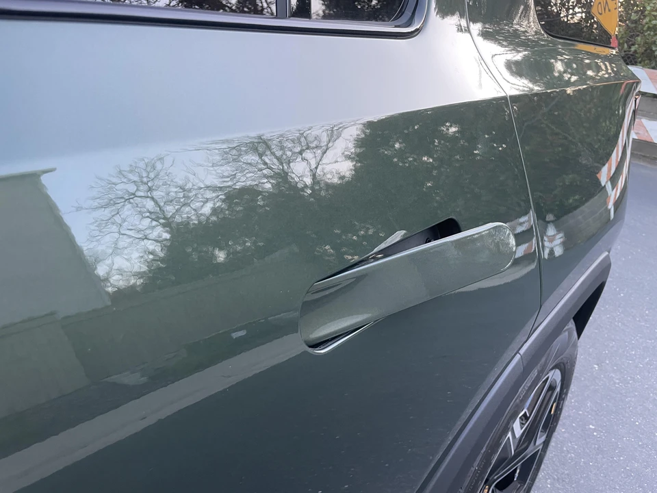 2023 Rivian R1S - Image 16 of 31