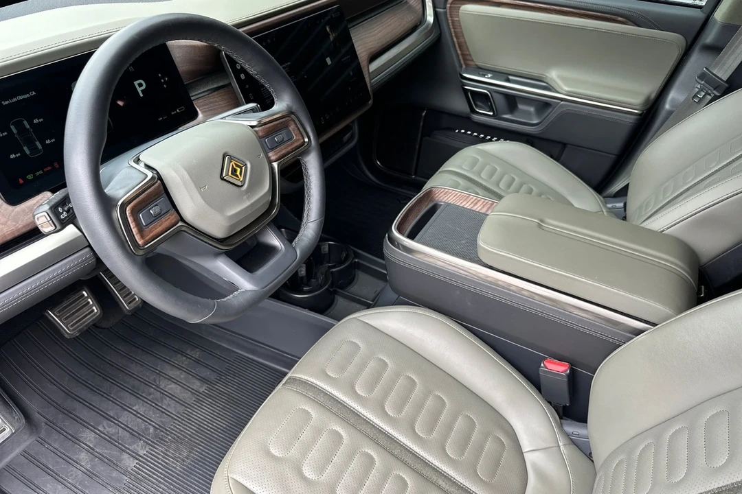2023 Rivian R1S - Image 4 of 21
