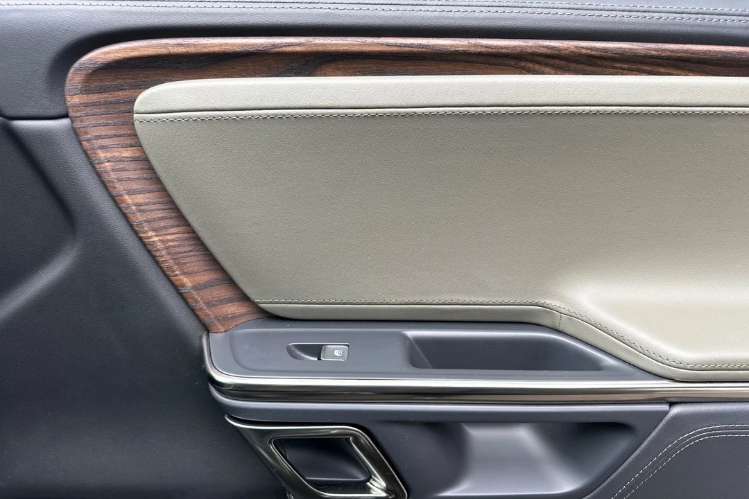 2023 Rivian R1S - Image 20 of 21