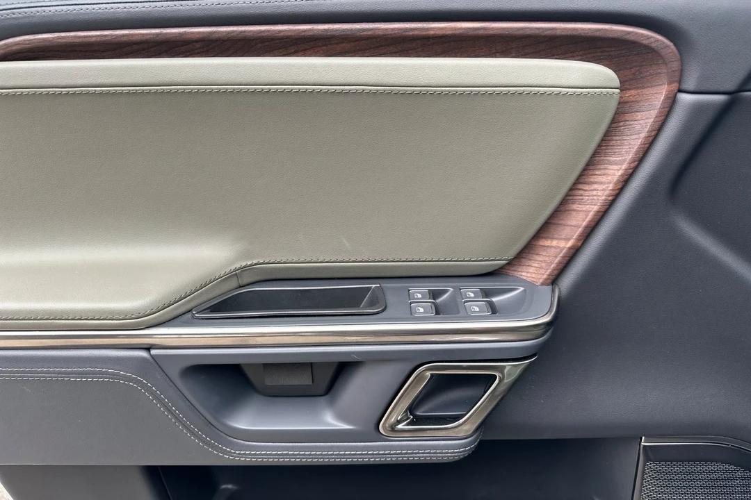 2023 Rivian R1S - Image 12 of 21
