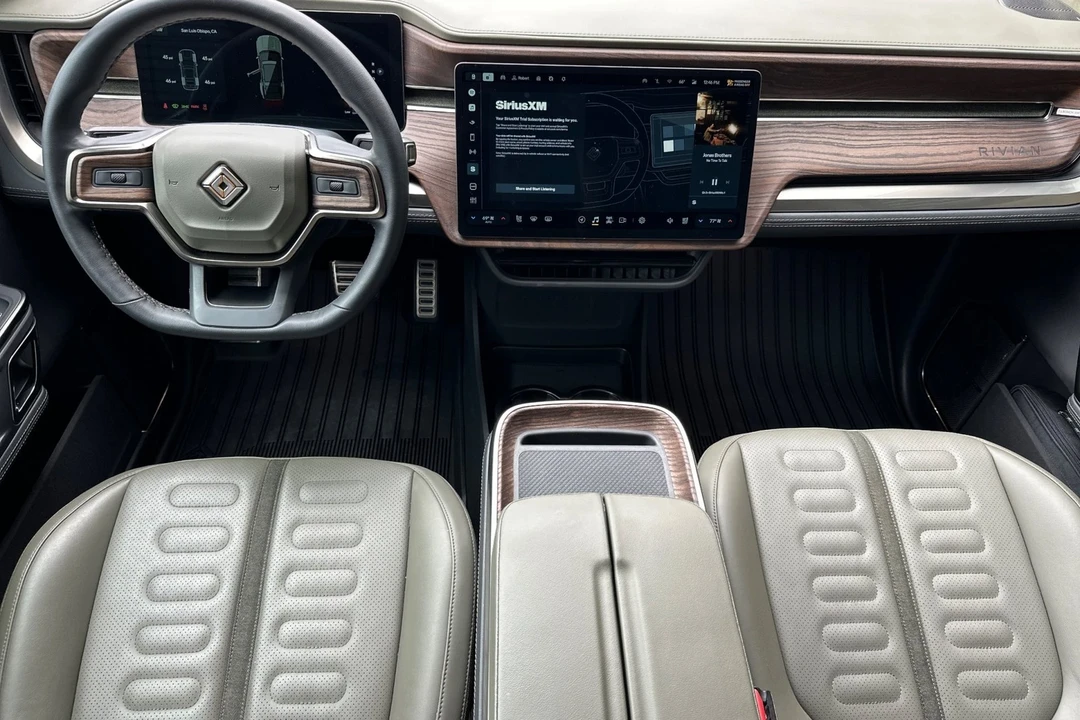 2023 Rivian R1S - Image 6 of 21