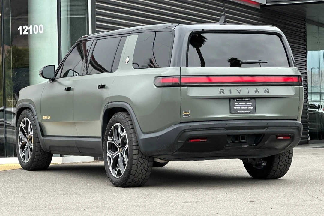 2023 Rivian R1S - Image 3 of 21