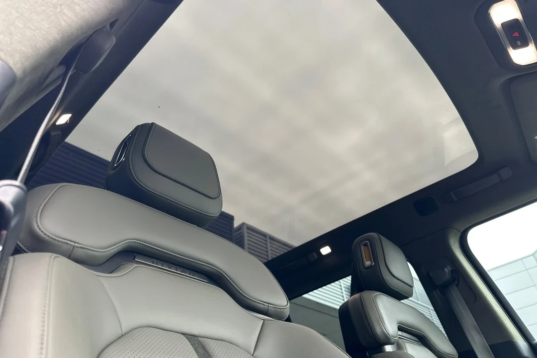 2023 Rivian R1S - Image 19 of 21