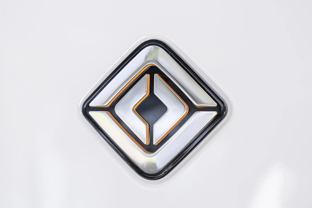 2023 Rivian R1S - Image 16 of 31