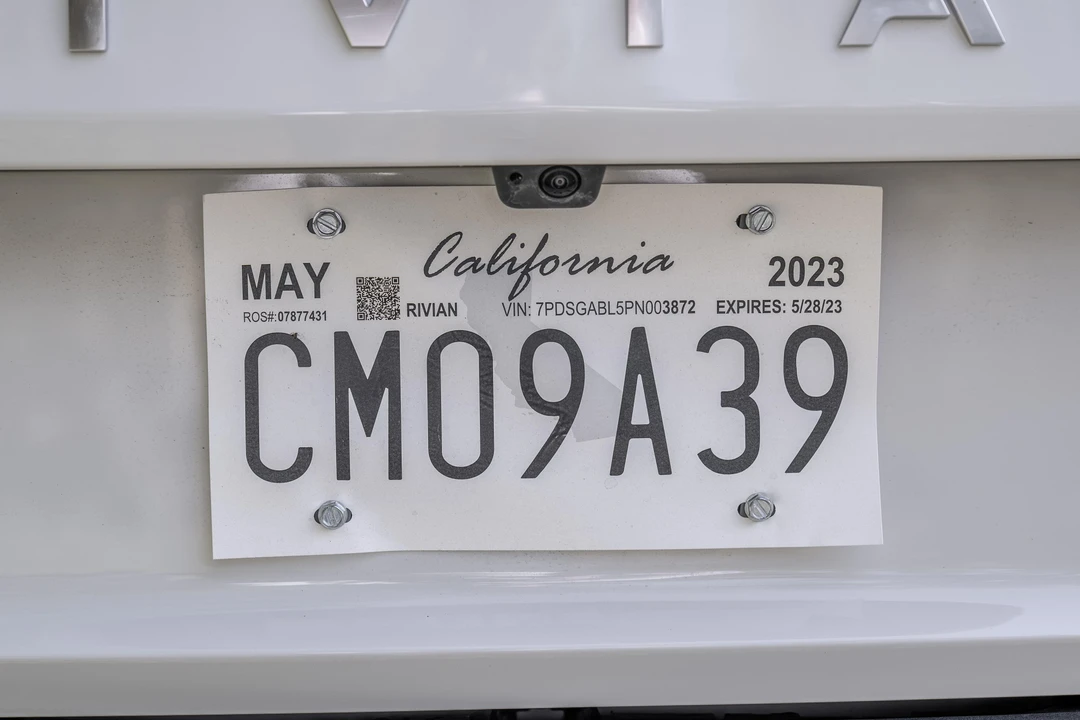 2023 Rivian R1S - Image 25 of 31