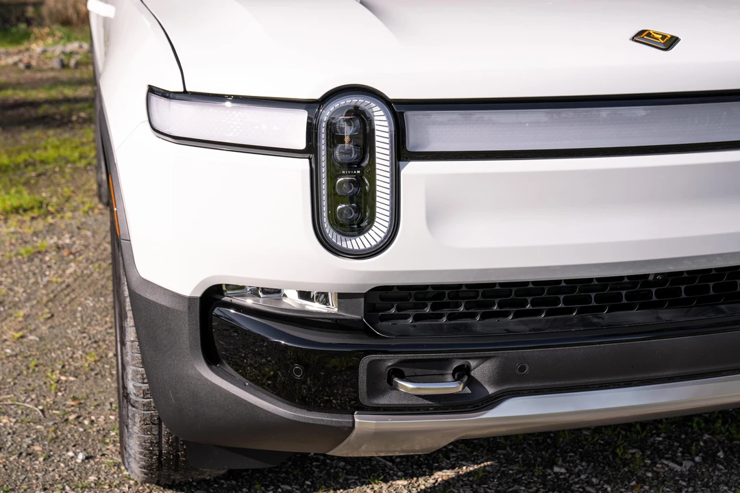 2023 Rivian R1S - Image 11 of 31