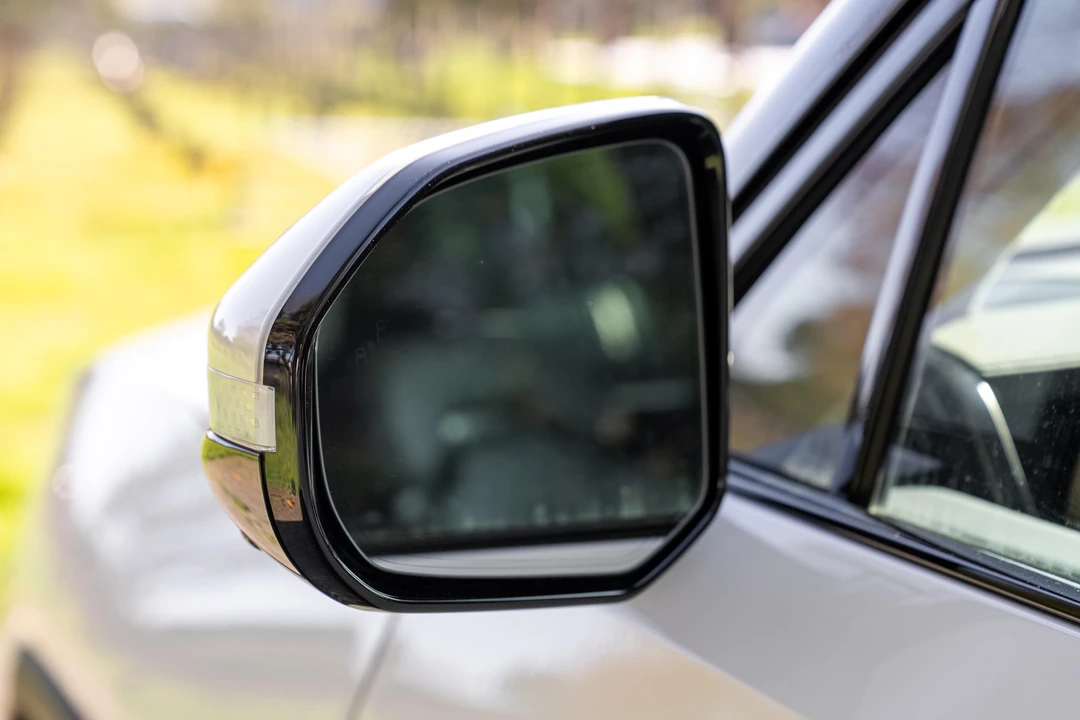 2023 Rivian R1S - Image 20 of 31