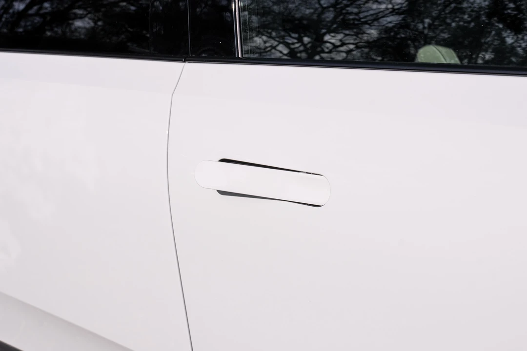 2023 Rivian R1S - Image 29 of 31