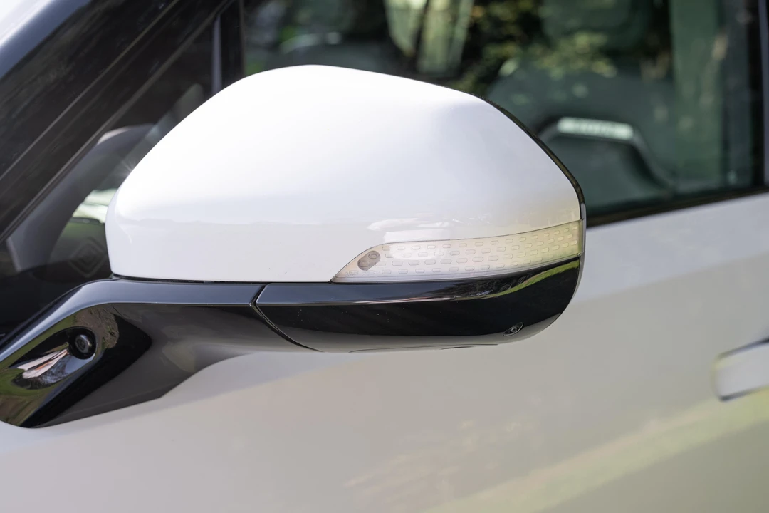 2023 Rivian R1S - Image 19 of 31
