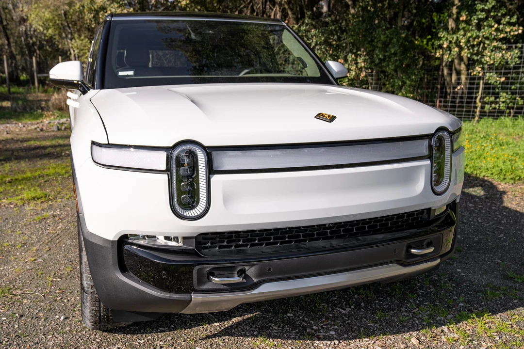 2023 Rivian R1S - Image 10 of 31