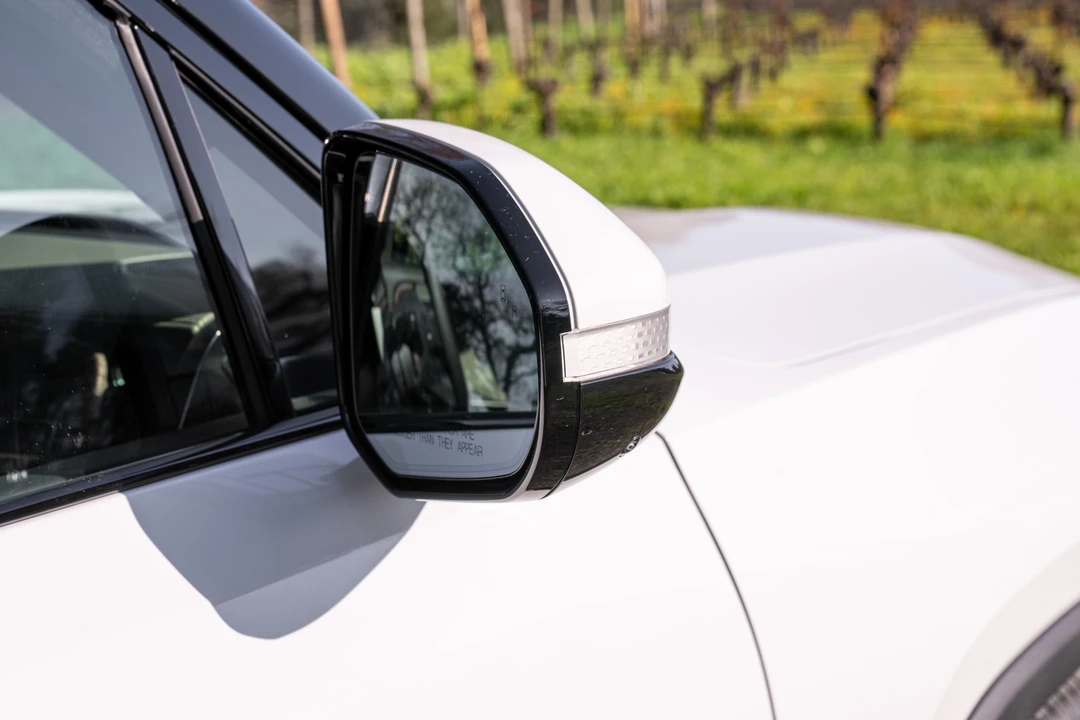 2023 Rivian R1S - Image 30 of 31