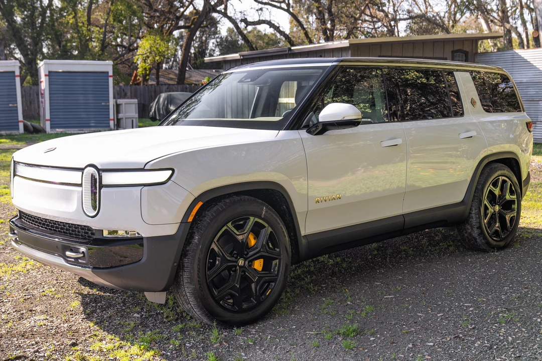 2023 Rivian R1S - Image 3 of 31