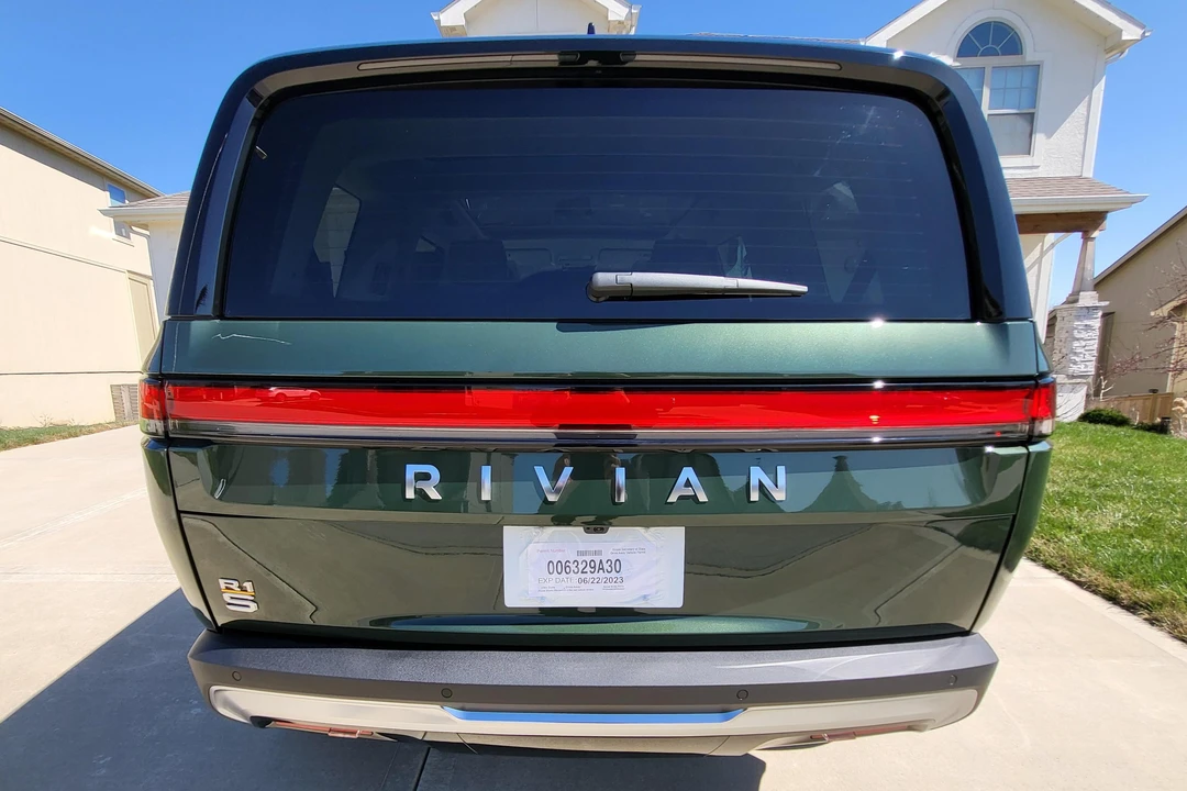 2023 Rivian R1S - Image 5 of 31