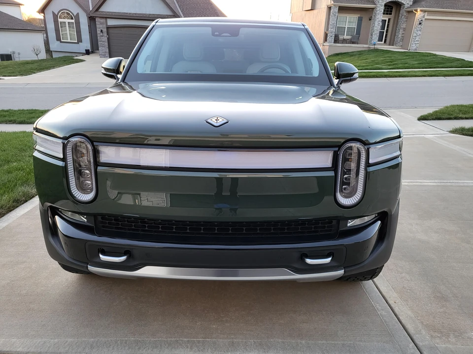 2023 Rivian R1S - Image 11 of 31